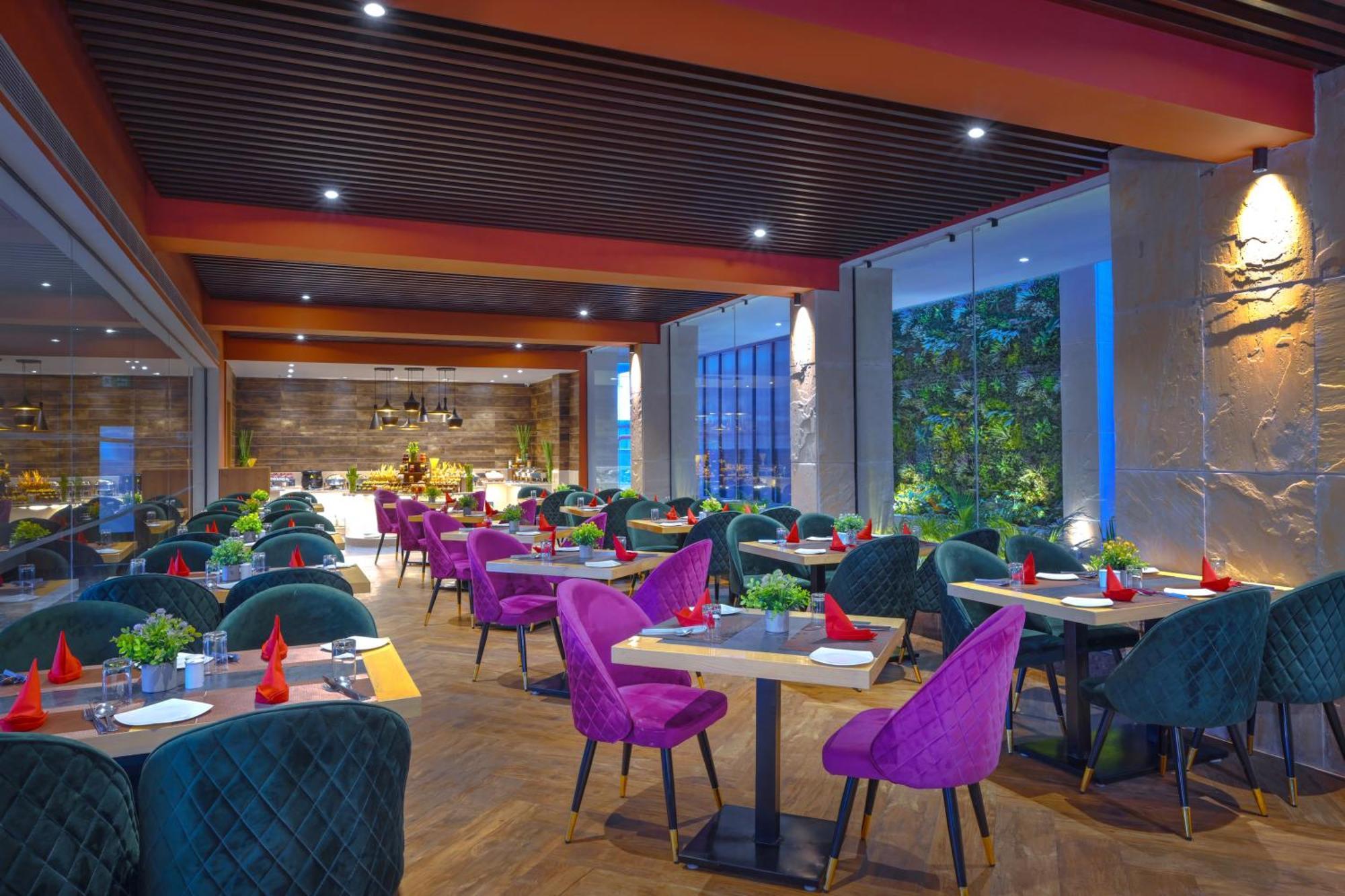 Royale Sarovar Portico Hotel
