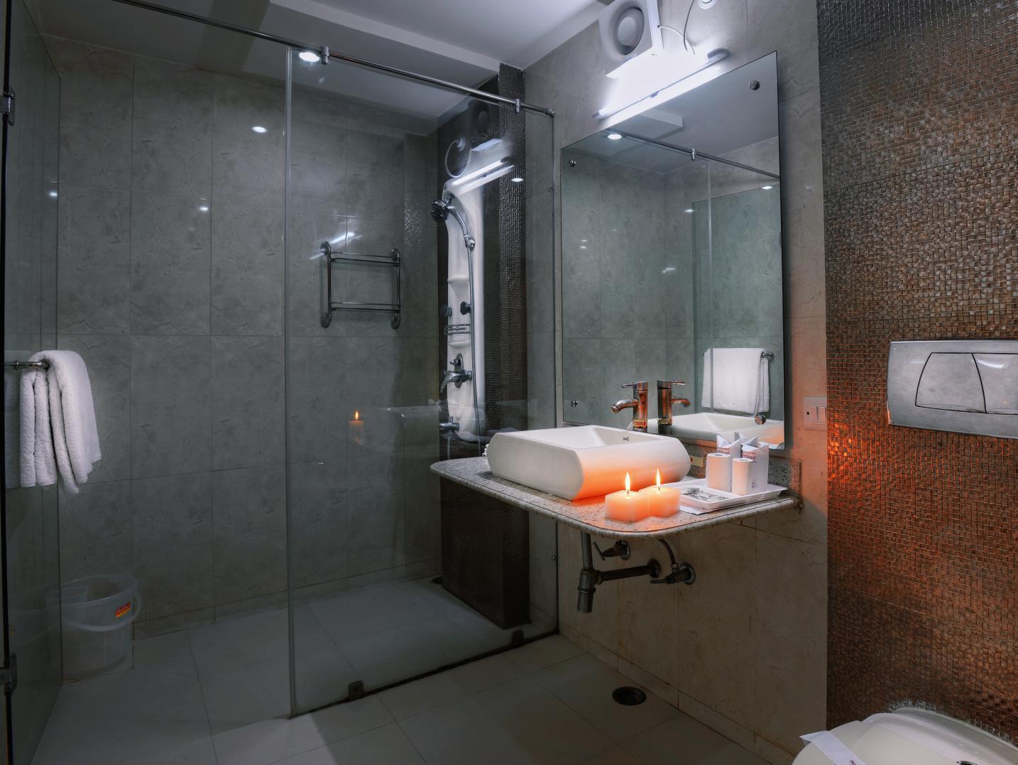 Royale Sarovar Portico Hotel