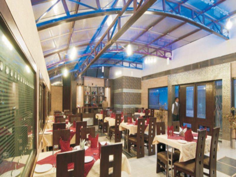 Hotel Royale Sarovar Portico 4*