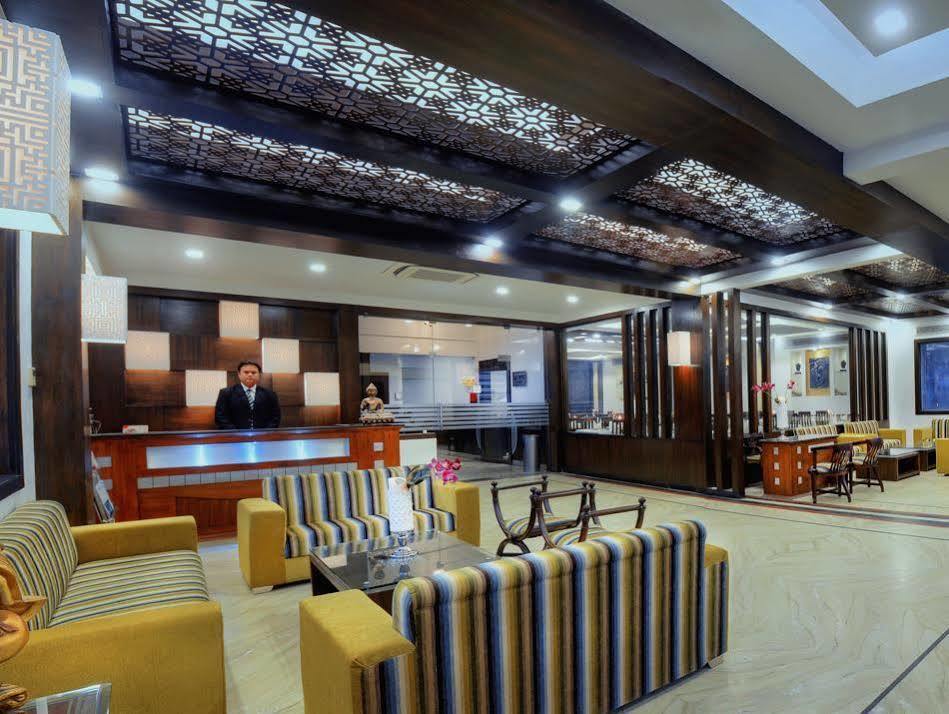 Royale Sarovar Portico